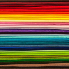 差し色を取り入れてワンランク上のコーディネートを楽しもう