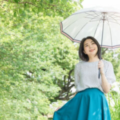 梅雨を乗り切るコーディネートで快適に過ごそう